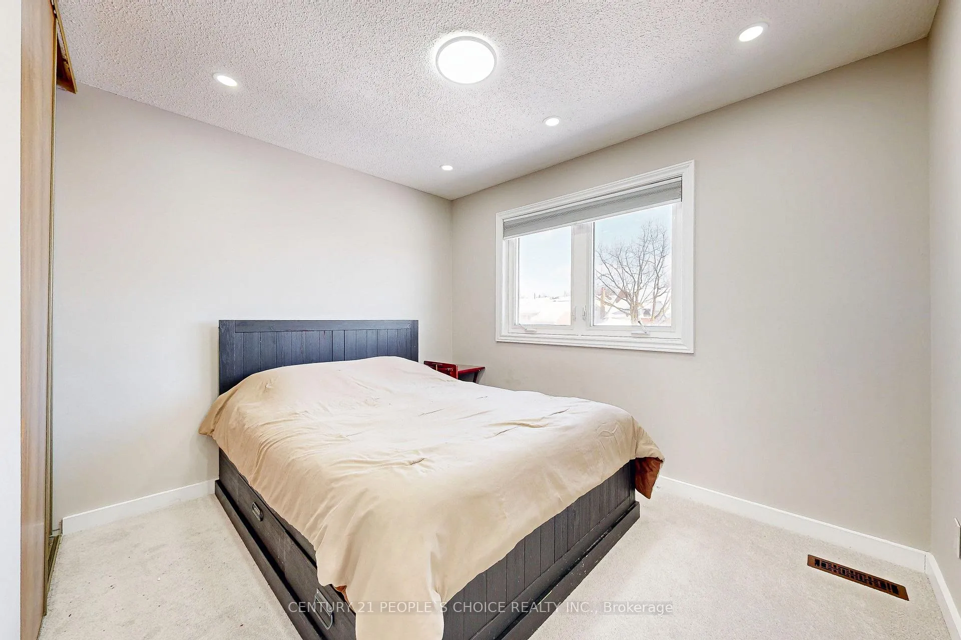 Photo 20 of 54 Royal Palm Drive, Brampton, Heart Lake East — HOMEH