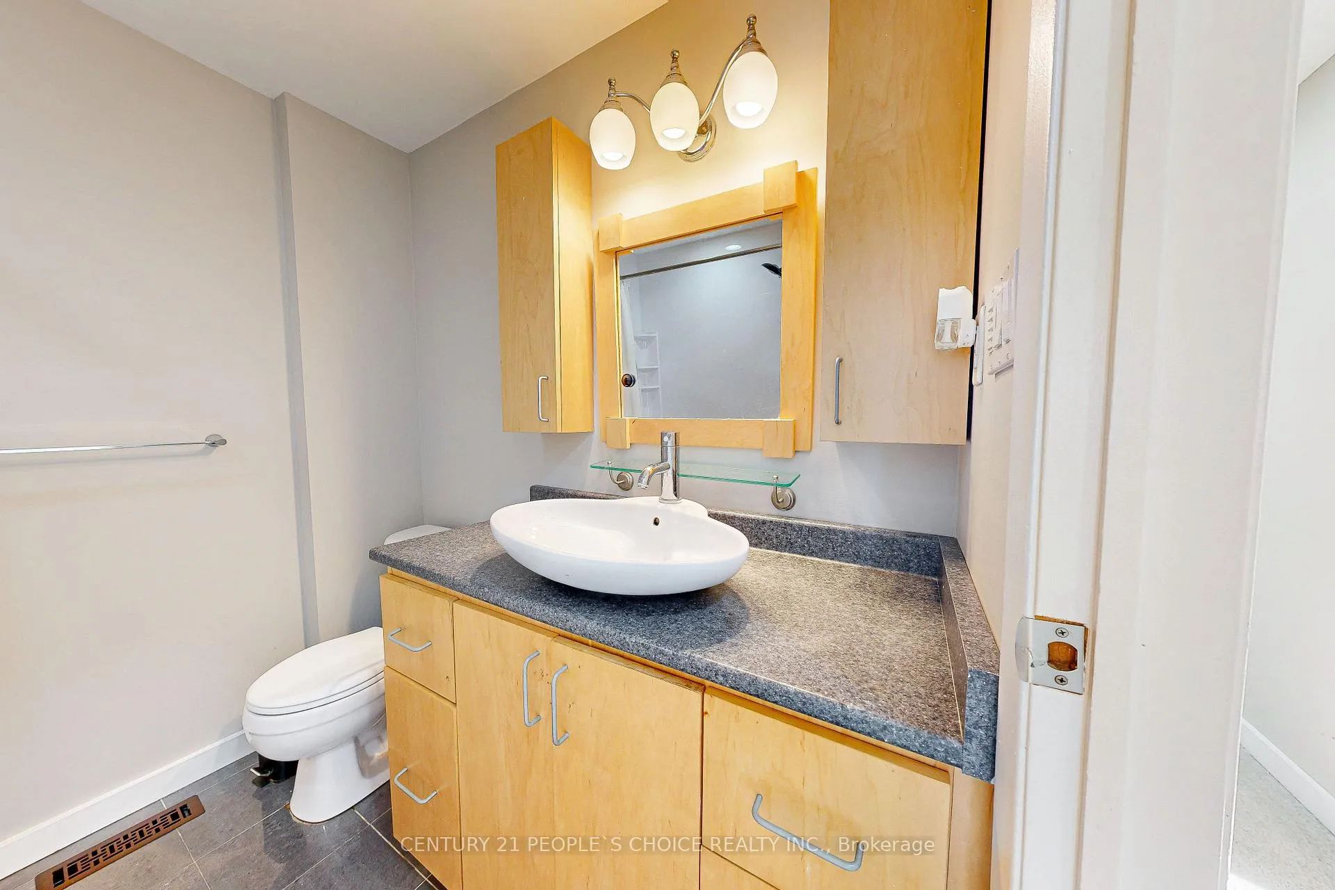 Photo 28 of 54 Royal Palm Drive, Brampton, Heart Lake East — HOMEH