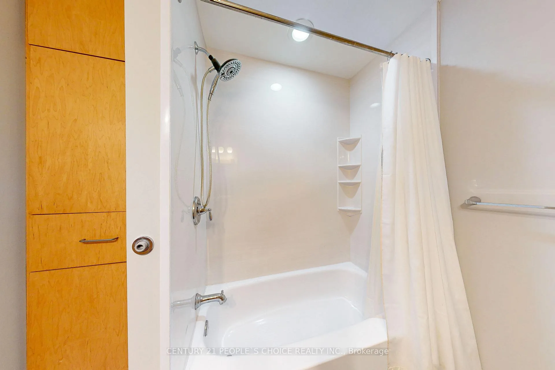 Photo 29 of 54 Royal Palm Drive, Brampton, Heart Lake East — HOMEH