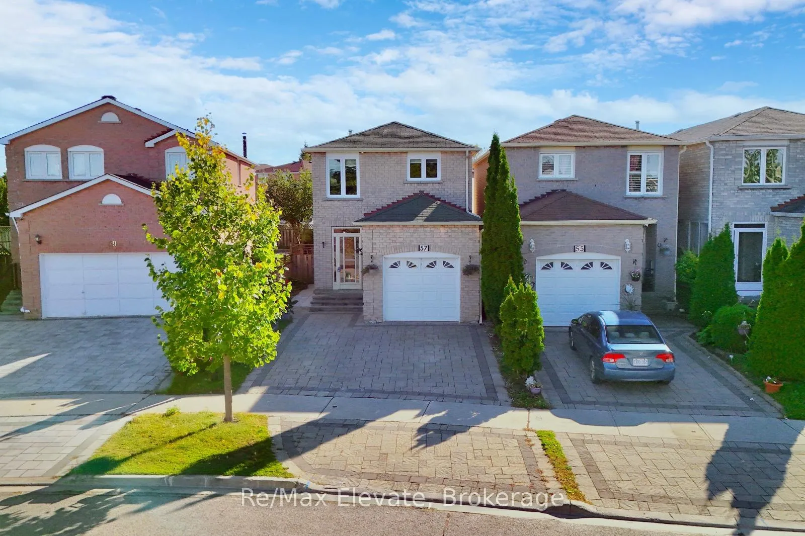Photo 2 of 57 Chloe Crescent, Markham, Middlefield — HOMEH
