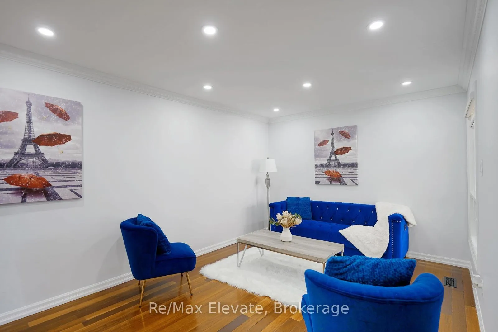 Photo 4 of 57 Chloe Crescent, Markham, Middlefield — HOMEH