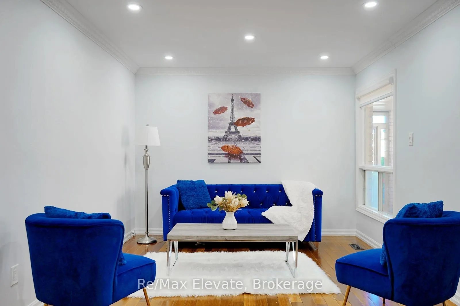 Photo 5 of 57 Chloe Crescent, Markham, Middlefield — HOMEH