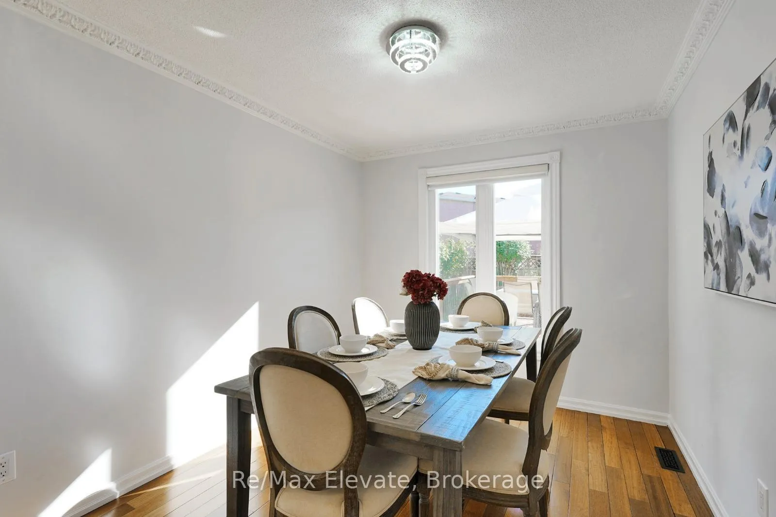 Photo 11 of 57 Chloe Crescent, Markham, Middlefield — HOMEH