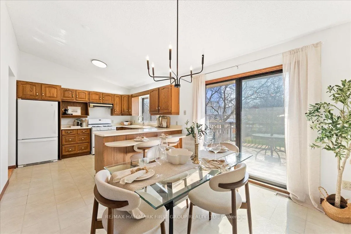 Photo 11 of 612 Westshore Boulevard, Pickering, West Shore — HOMEH