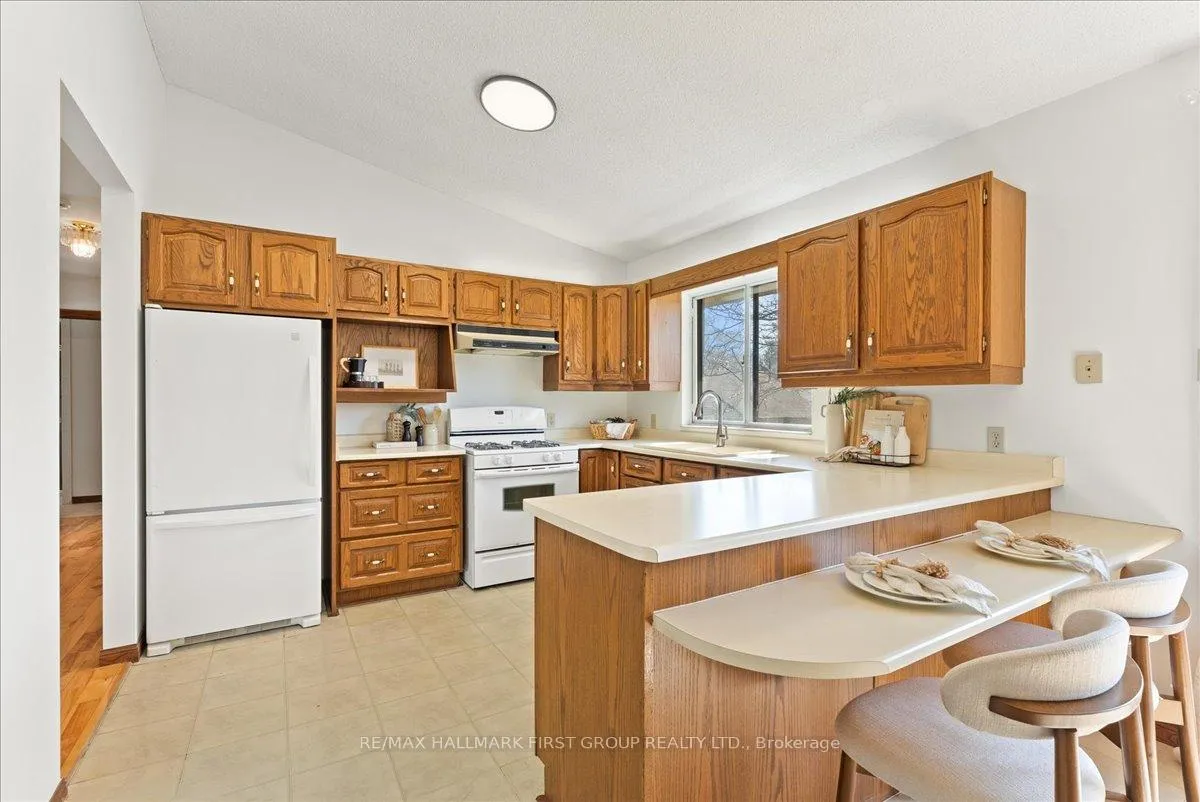 Photo 13 of 612 Westshore Boulevard, Pickering, West Shore — HOMEH