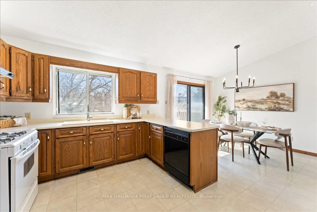 Photo 15 of 612 Westshore Boulevard, Pickering, West Shore — HOMEH