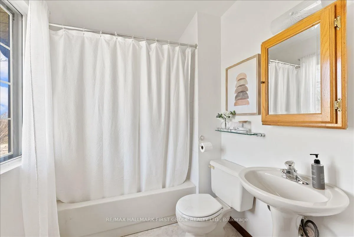 Photo 21 of 612 Westshore Boulevard, Pickering, West Shore — HOMEH