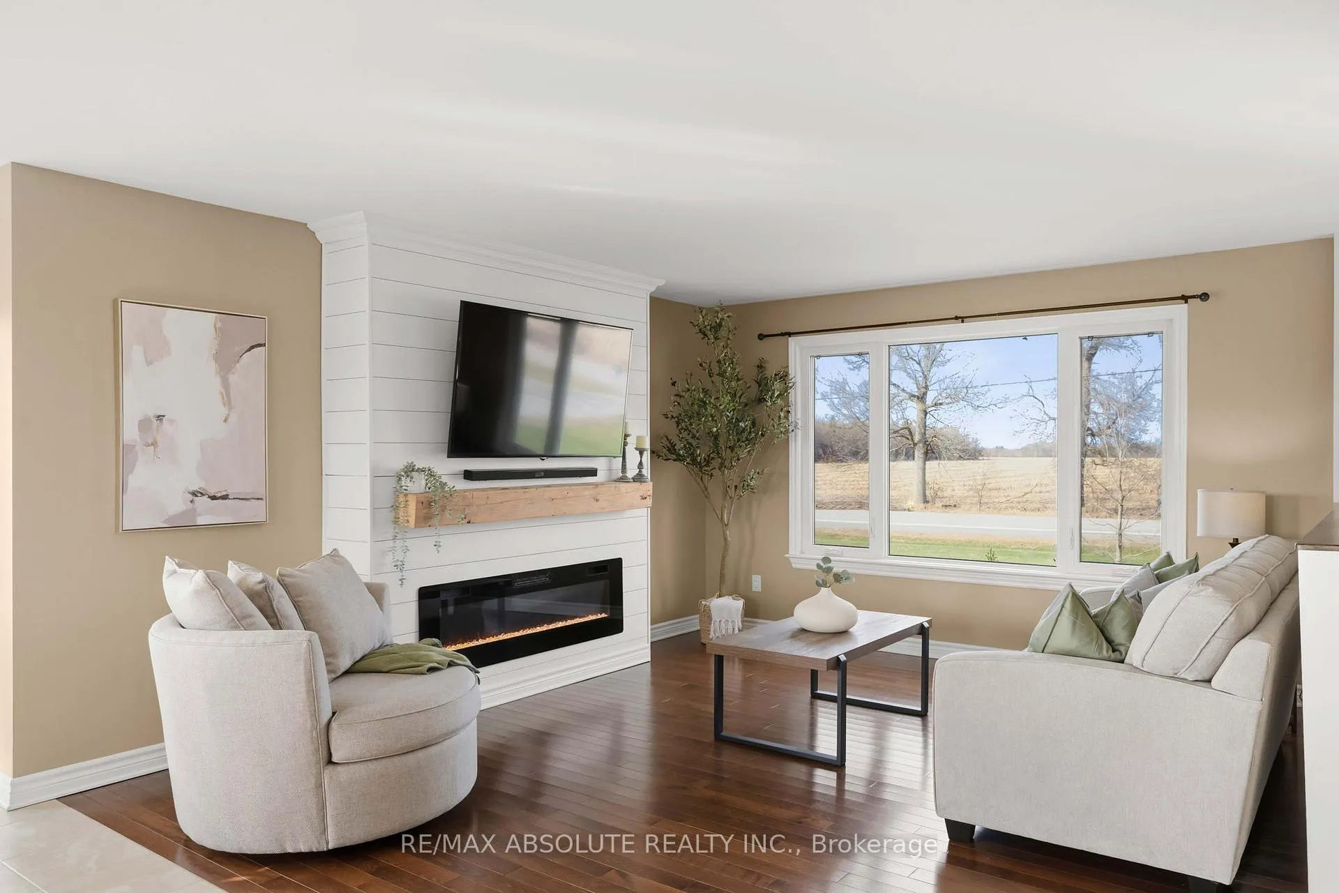 Photo 3 of 1819 Lochwinnoch Road, Horton, Horton Twp — HOMEH