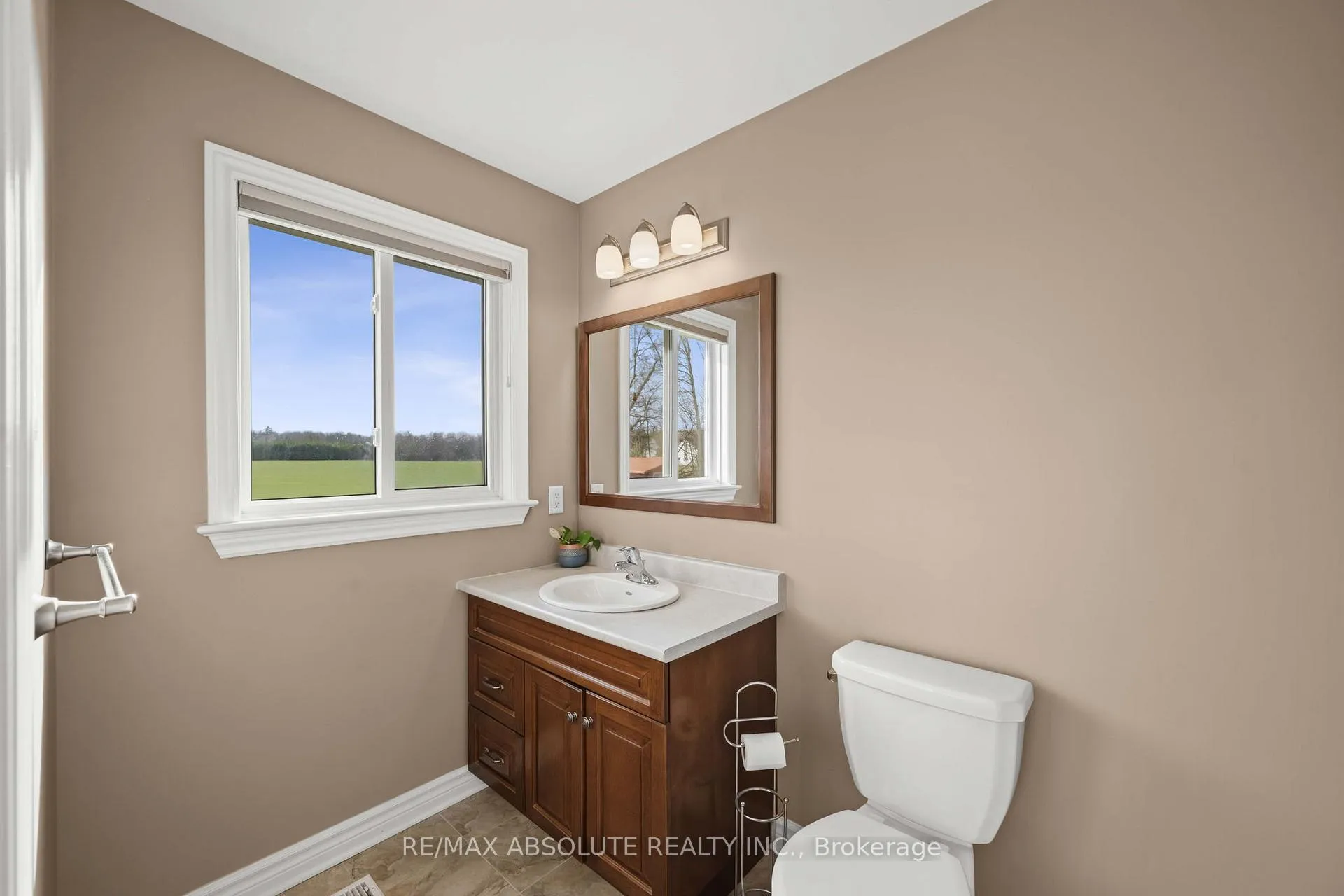 Photo 8 of 1819 Lochwinnoch Road, Horton, Horton Twp — HOMEH