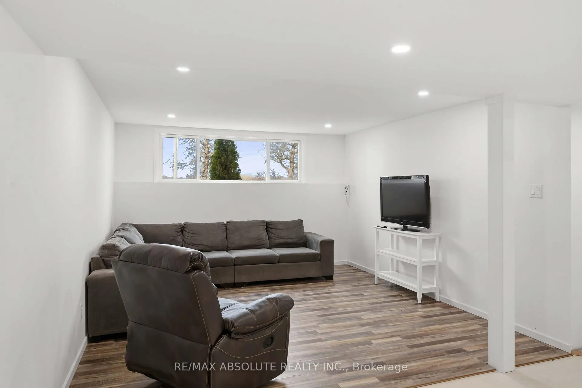 Photo 12 of 1819 Lochwinnoch Road, Horton, Horton Twp — HOMEH