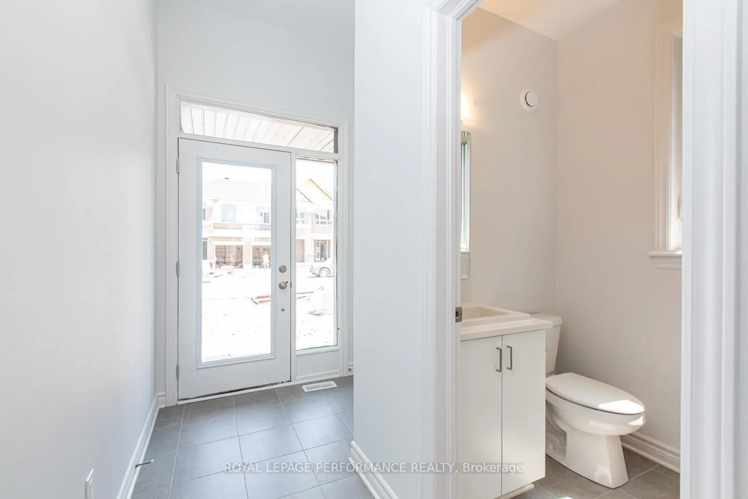 Photo 4 of 635 Cordelette Circle, Ottawa, Mer Bleue/Bradley Estates/Anderson Park — HOMEH