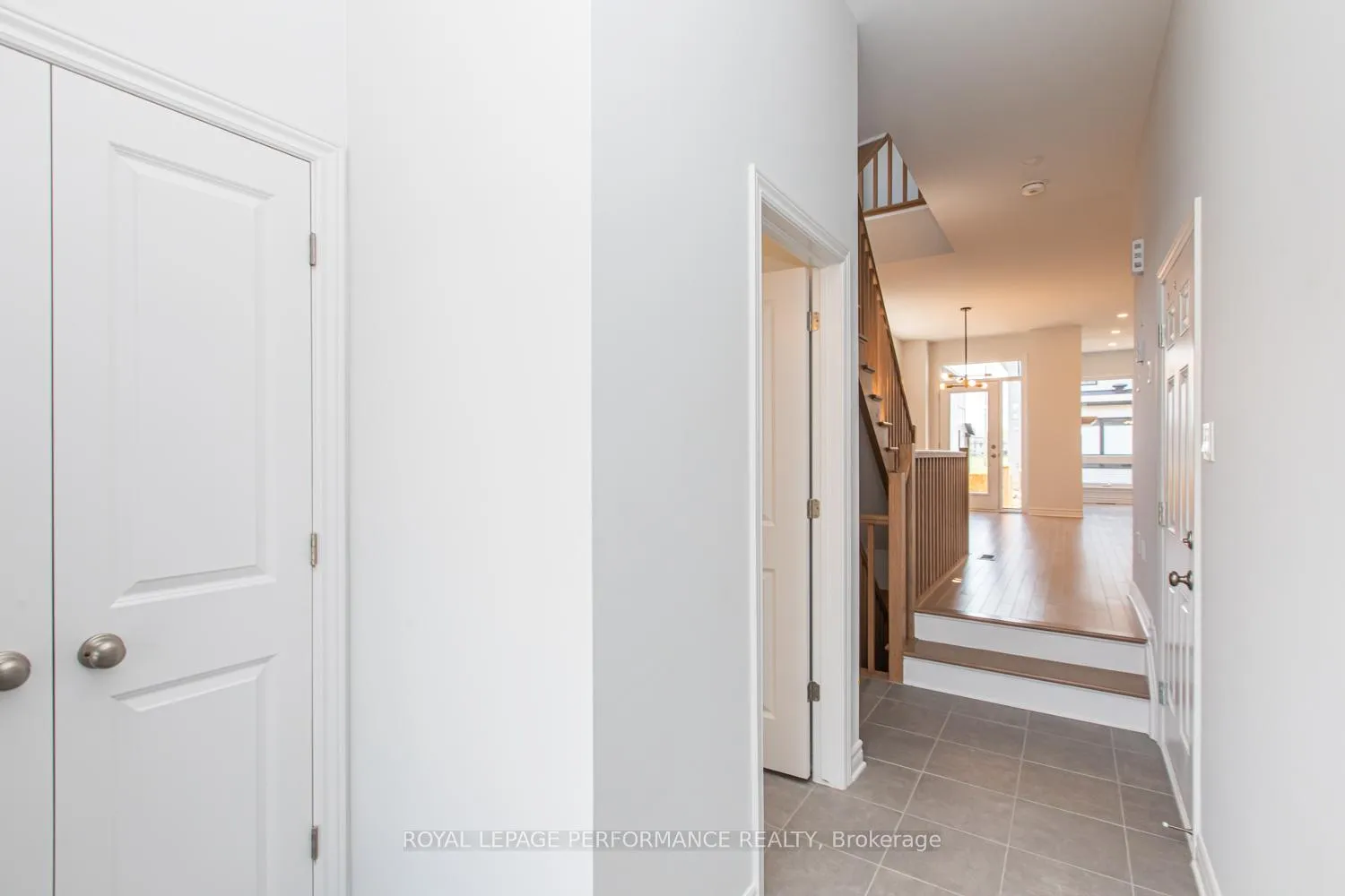 Photo 7 of 635 Cordelette Circle, Ottawa, Mer Bleue/Bradley Estates/Anderson Park — HOMEH