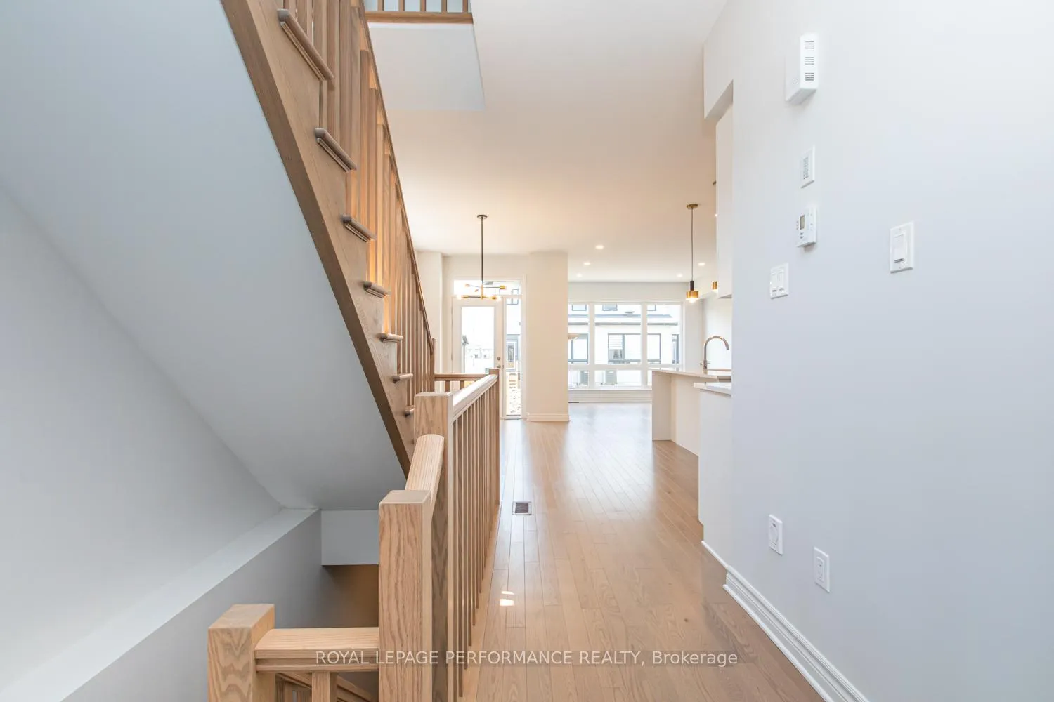 Photo 8 of 635 Cordelette Circle, Ottawa, Mer Bleue/Bradley Estates/Anderson Park — HOMEH