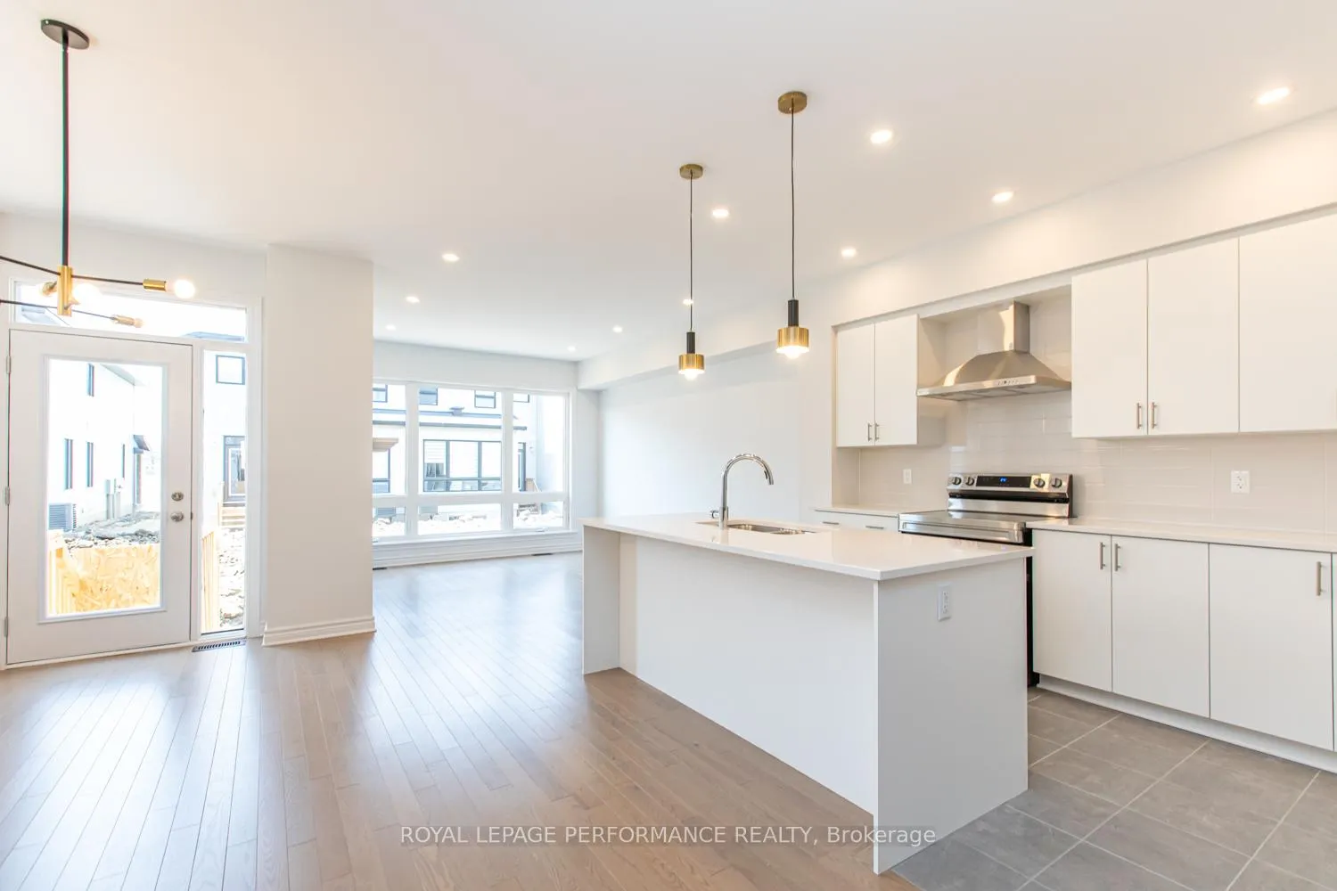 Photo 9 of 635 Cordelette Circle, Ottawa, Mer Bleue/Bradley Estates/Anderson Park — HOMEH
