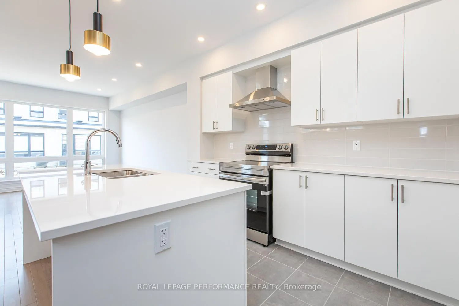Photo 10 of 635 Cordelette Circle, Ottawa, Mer Bleue/Bradley Estates/Anderson Park — HOMEH