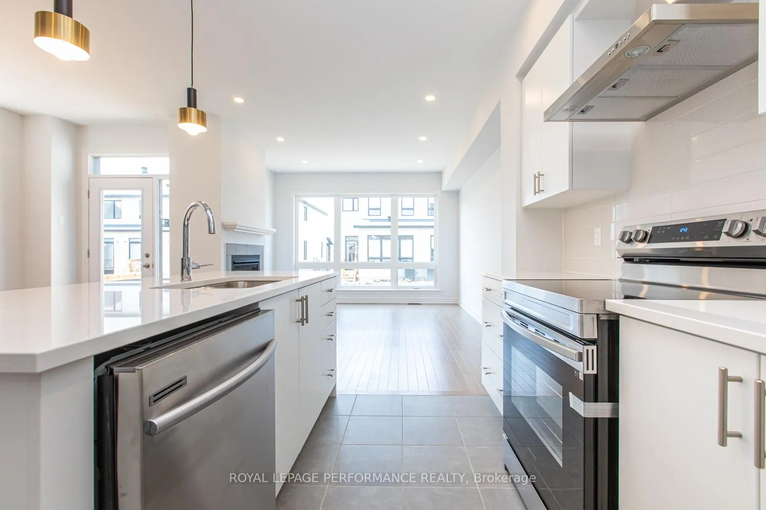 Photo 11 of 635 Cordelette Circle, Ottawa, Mer Bleue/Bradley Estates/Anderson Park — HOMEH