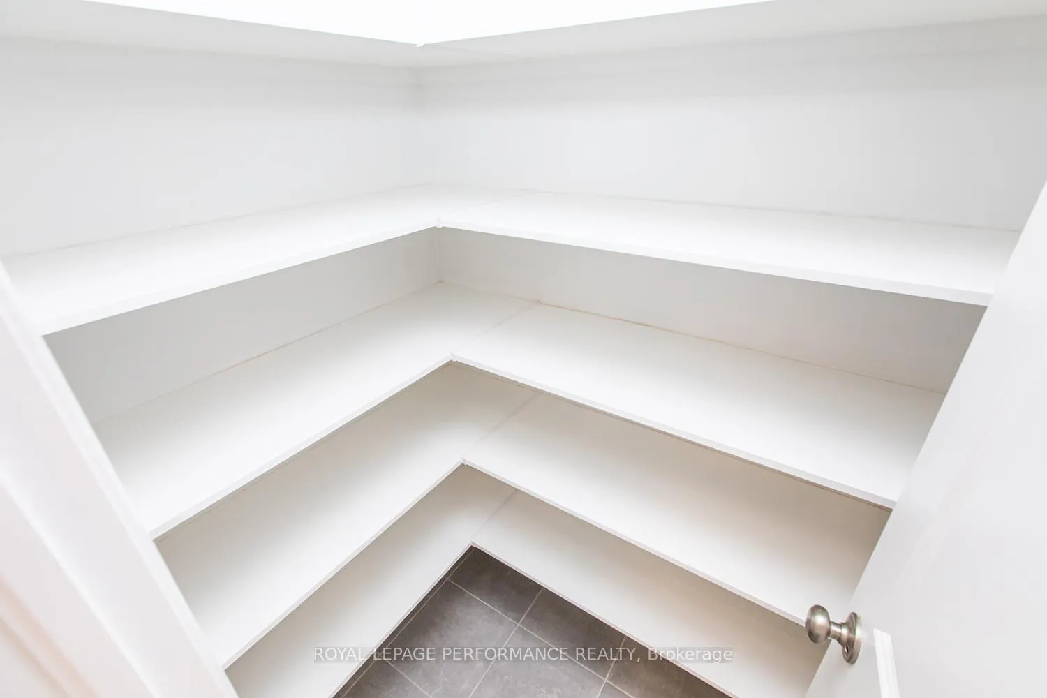 Photo 12 of 635 Cordelette Circle, Ottawa, Mer Bleue/Bradley Estates/Anderson Park — HOMEH