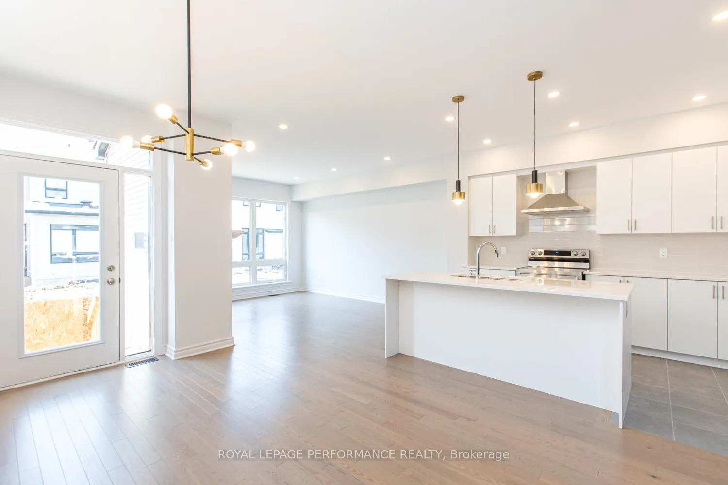 Photo 13 of 635 Cordelette Circle, Ottawa, Mer Bleue/Bradley Estates/Anderson Park — HOMEH