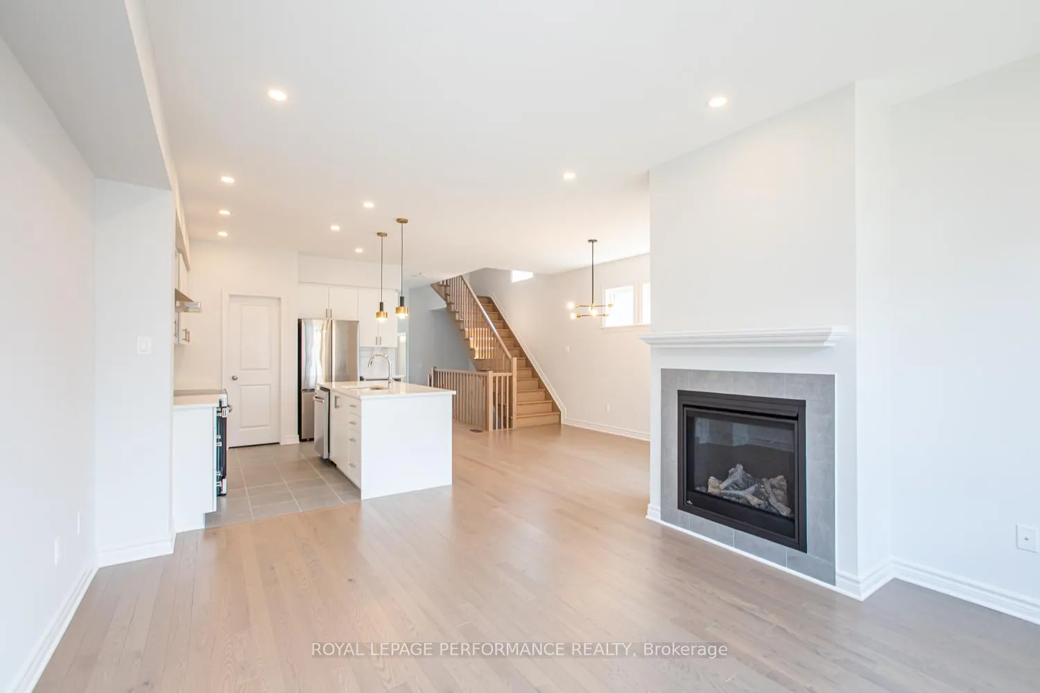 Photo 23 of 635 Cordelette Circle, Ottawa, Mer Bleue/Bradley Estates/Anderson Park — HOMEH