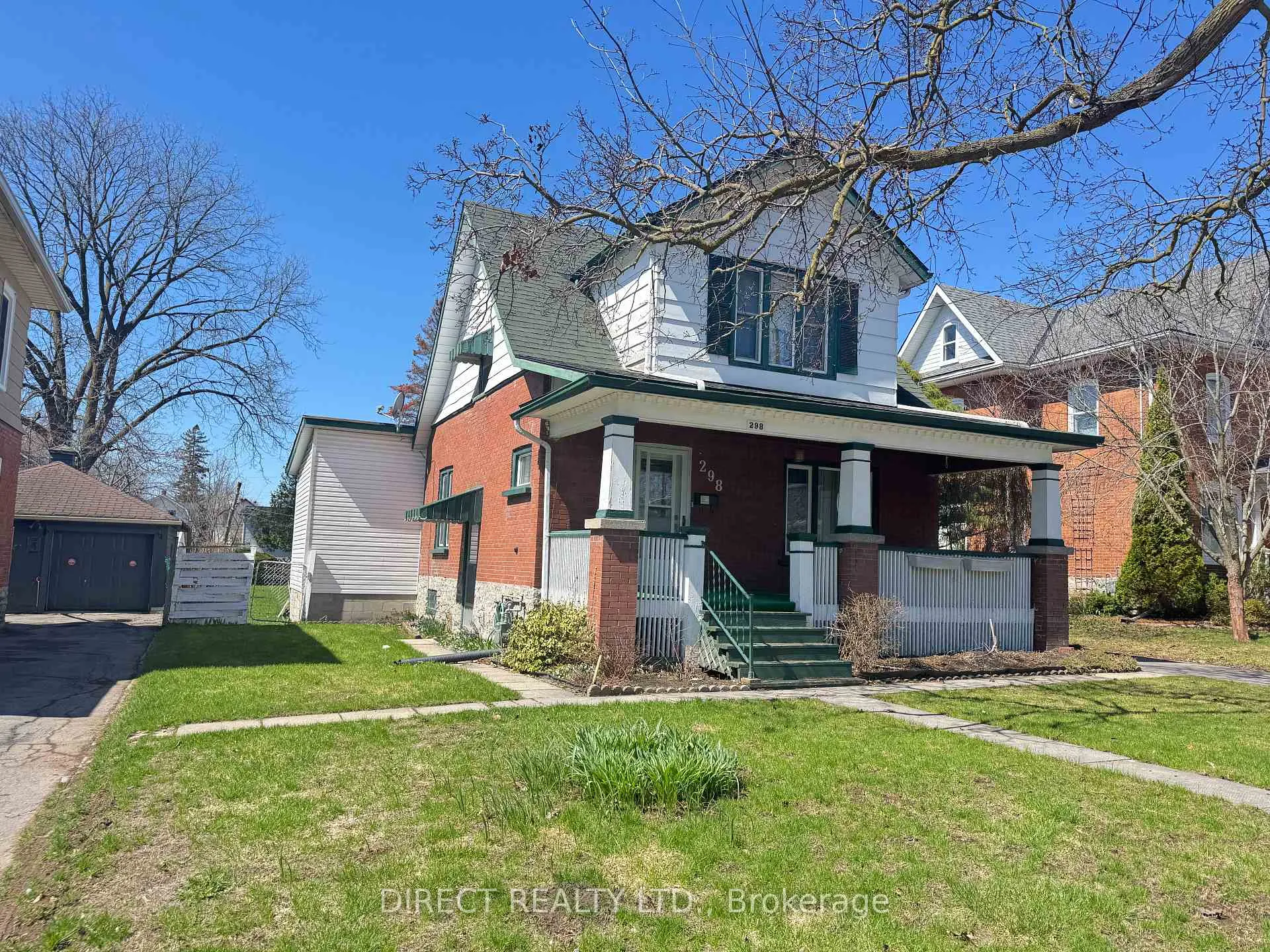 Front of 298 Bleecker Avenue