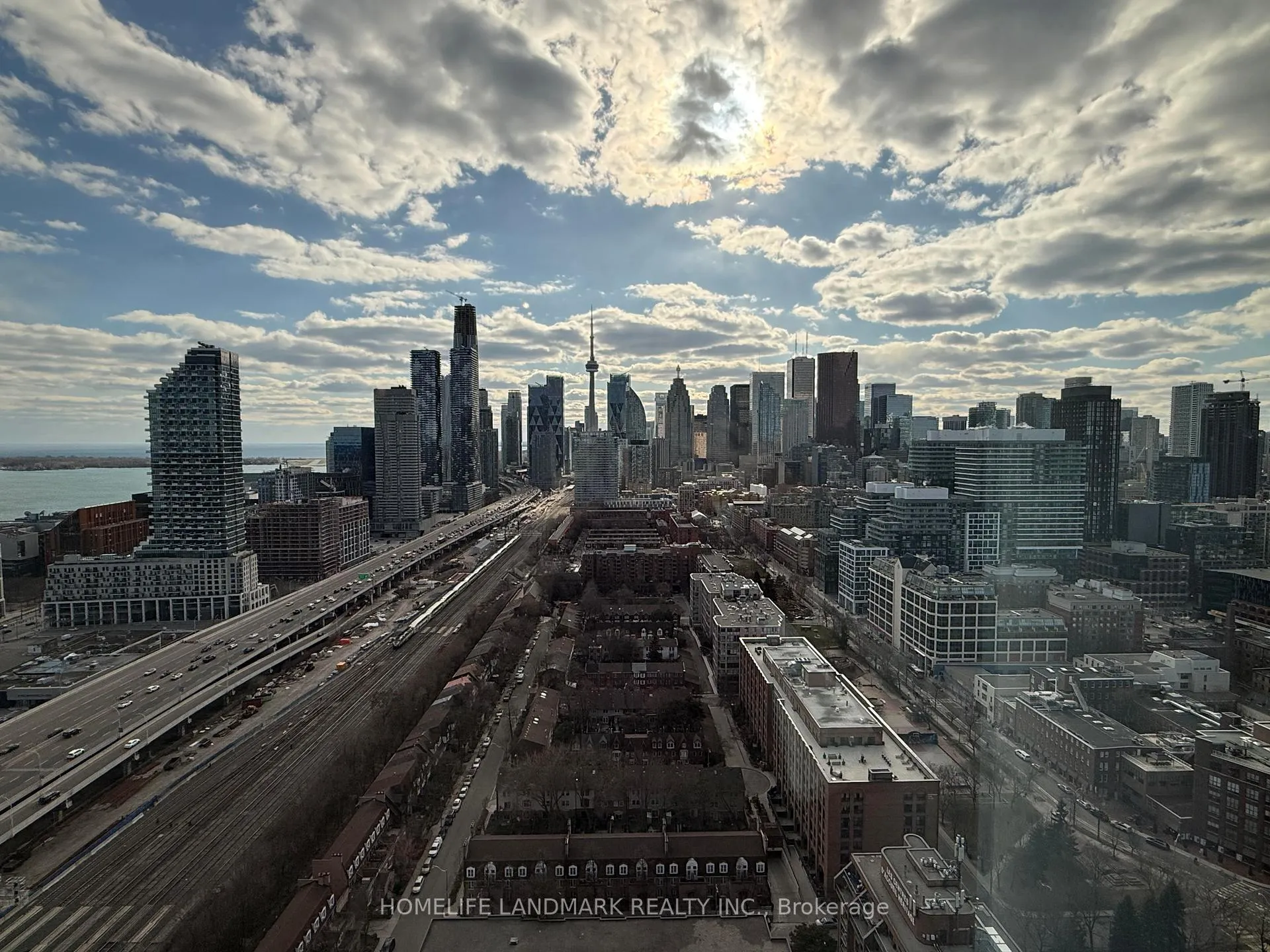 Photo 4 of Unit 3203, 35 Parliament Street, Toronto, Waterfront Communities — HOMEH