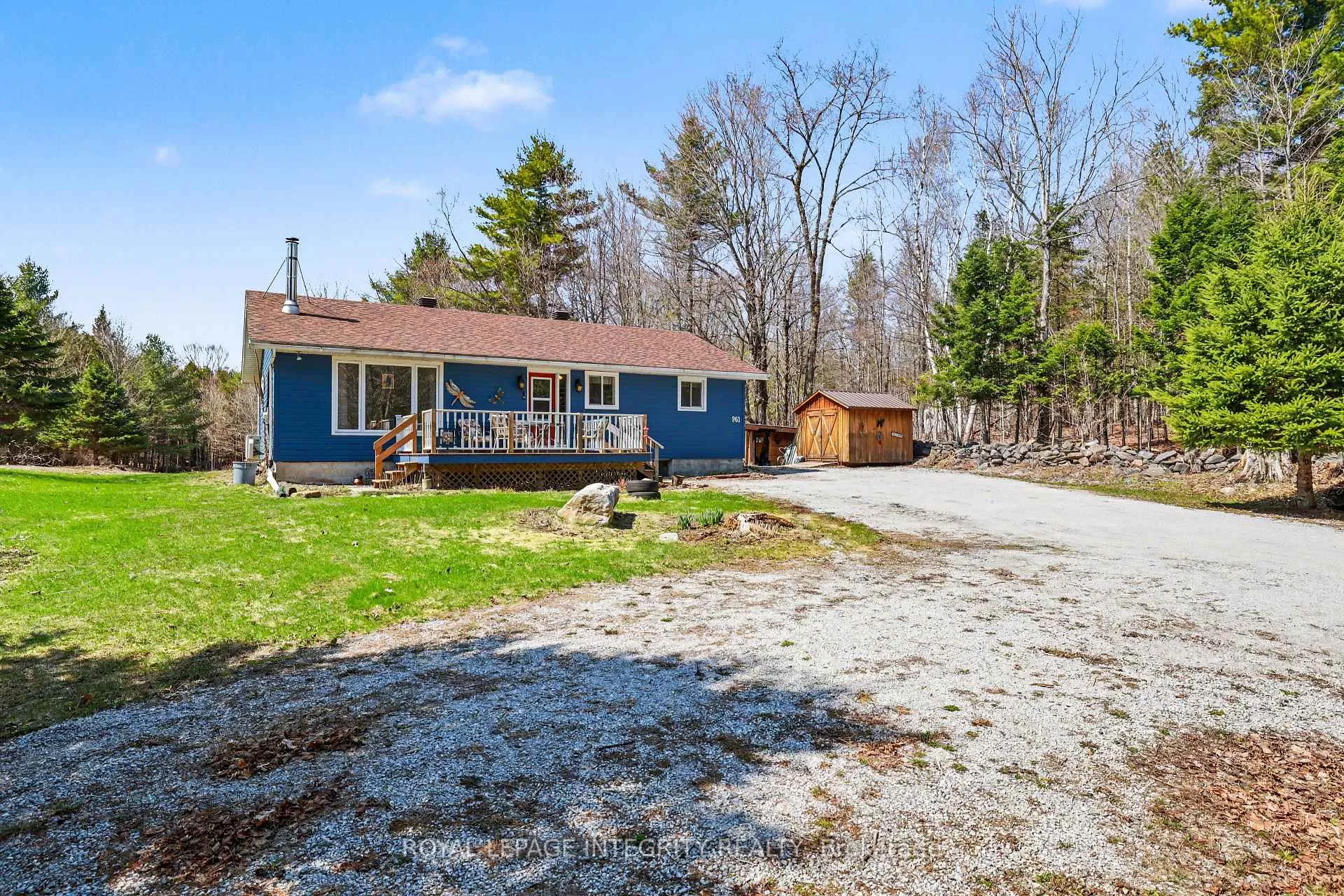 Front of 961 11th Concession Road