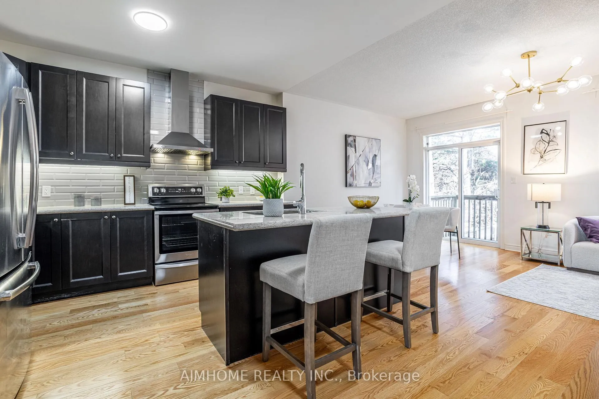 Photo 7 of 92 Radial Drive, Aurora, Rural Aurora — HOMEH