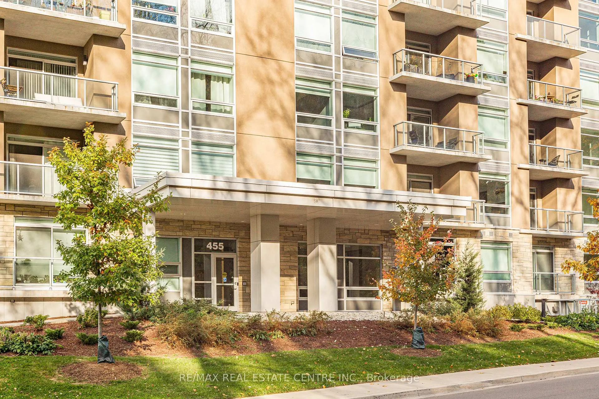 Photo 3 of Unit 208, 455 Charlton Avenue E, Hamilton, Stinson — HOMEH