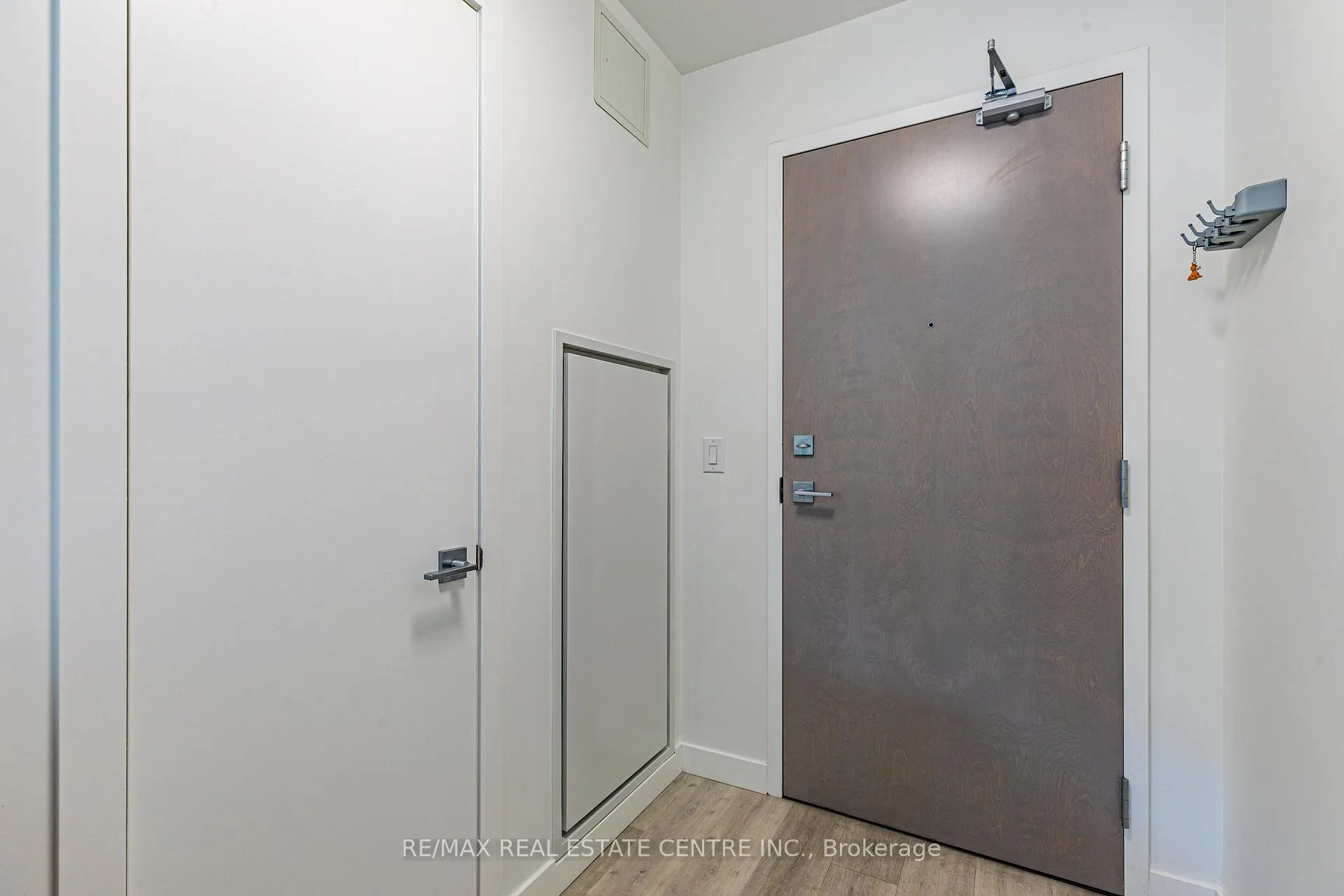 Photo 6 of Unit 208, 455 Charlton Avenue E, Hamilton, Stinson — HOMEH