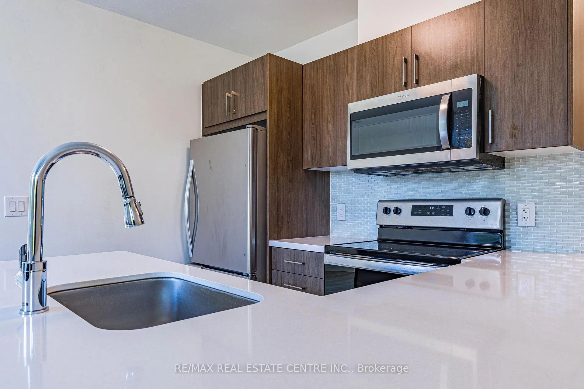Photo 7 of Unit 208, 455 Charlton Avenue E, Hamilton, Stinson — HOMEH