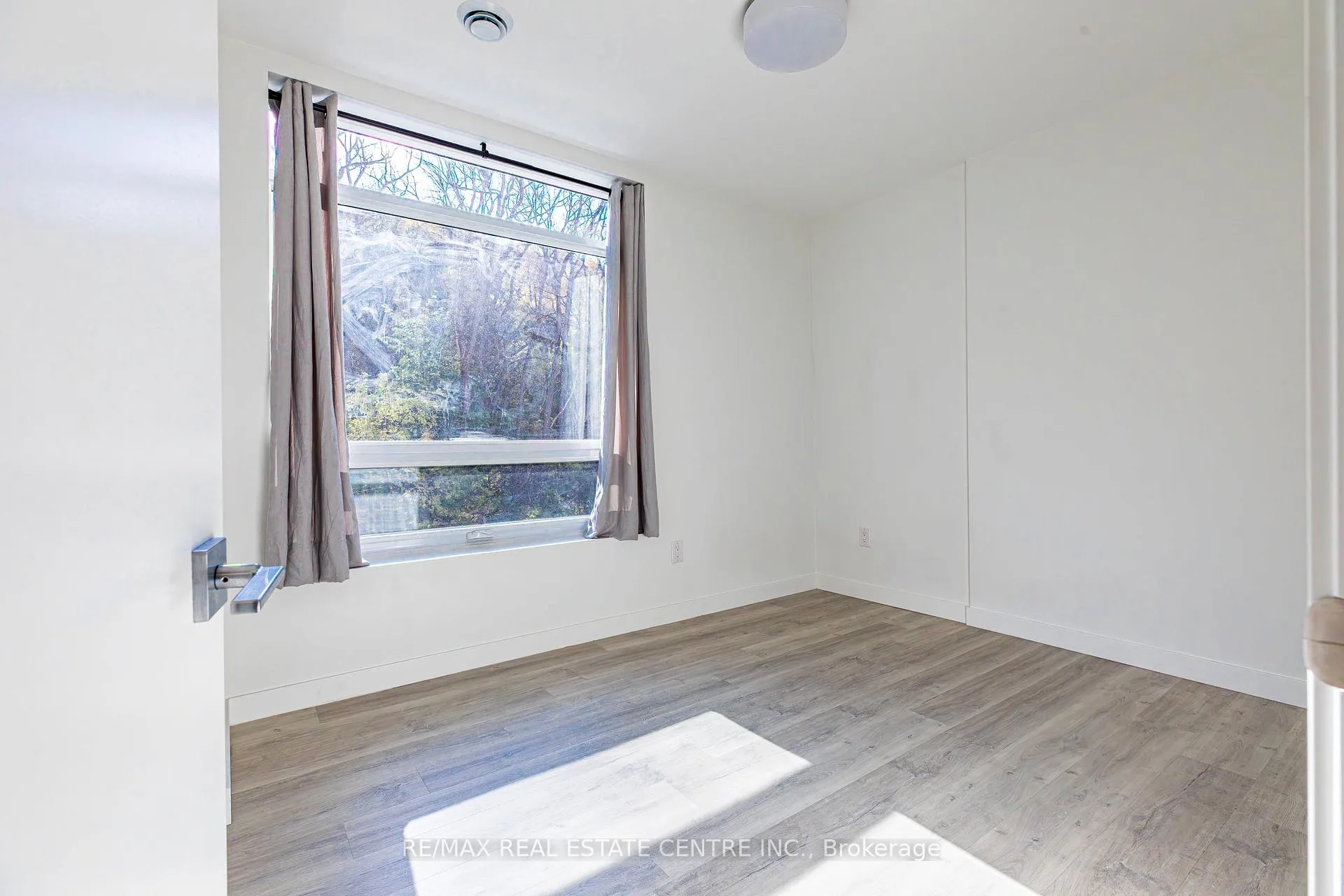 Photo 17 of Unit 208, 455 Charlton Avenue E, Hamilton, Stinson — HOMEH