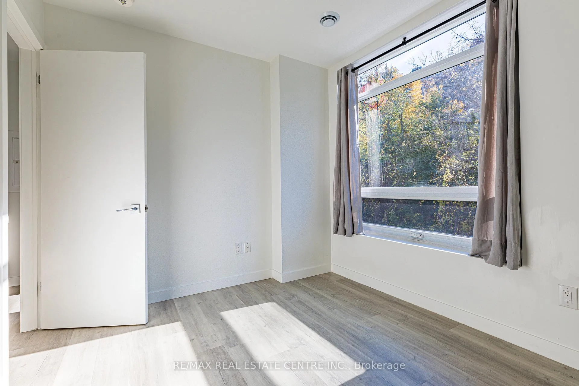 Photo 18 of Unit 208, 455 Charlton Avenue E, Hamilton, Stinson — HOMEH