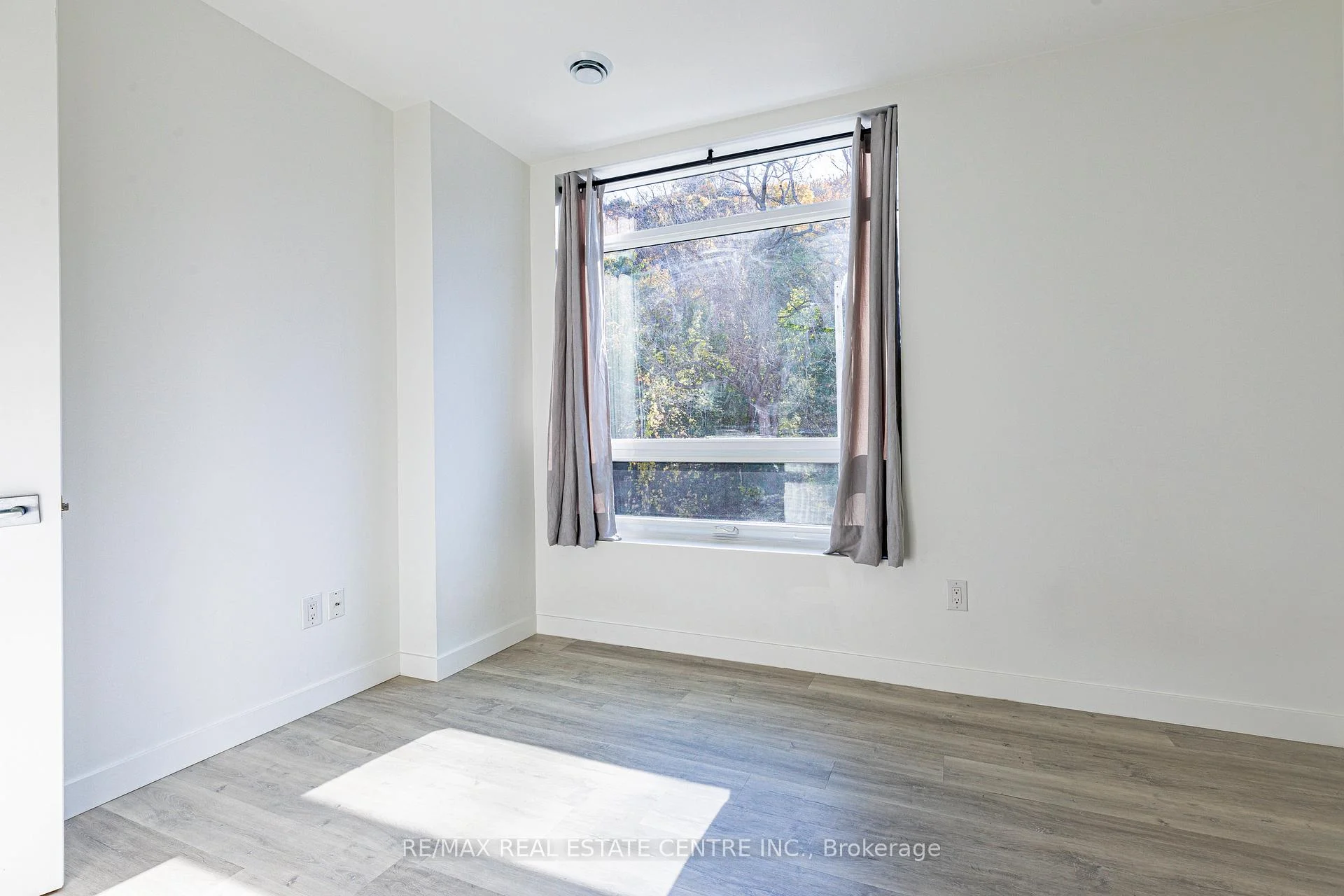 Photo 50 of Unit 208, 455 Charlton Avenue E, Hamilton, Stinson — HOMEH