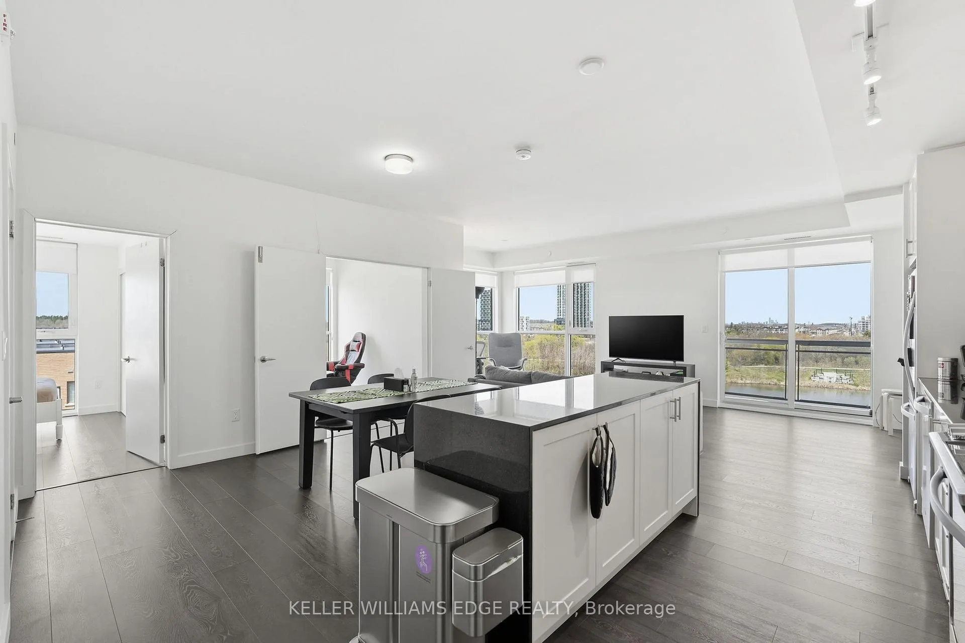 Photo 6 of Unit 49, 210 Sabina Drive, Oakville, Glenorchy — HOMEH
