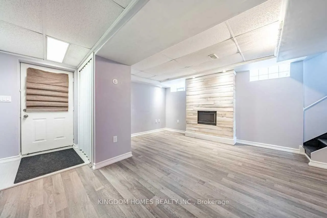 Photo 4 of Unit BASEMENT, 32 Goggin Avenue, Hamilton, Normanhurst — HOMEH