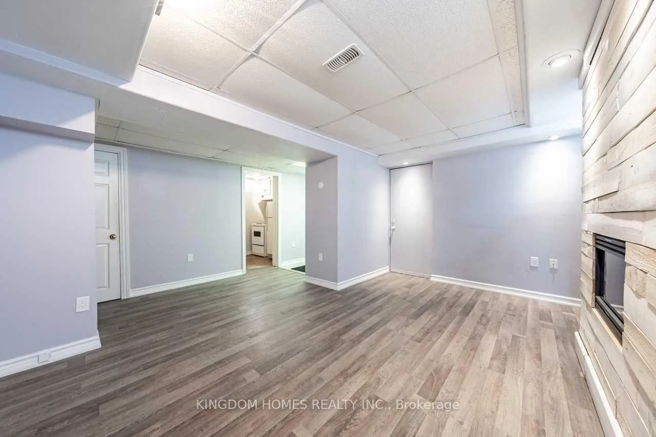 Photo 5 of Unit BASEMENT, 32 Goggin Avenue, Hamilton, Normanhurst — HOMEH
