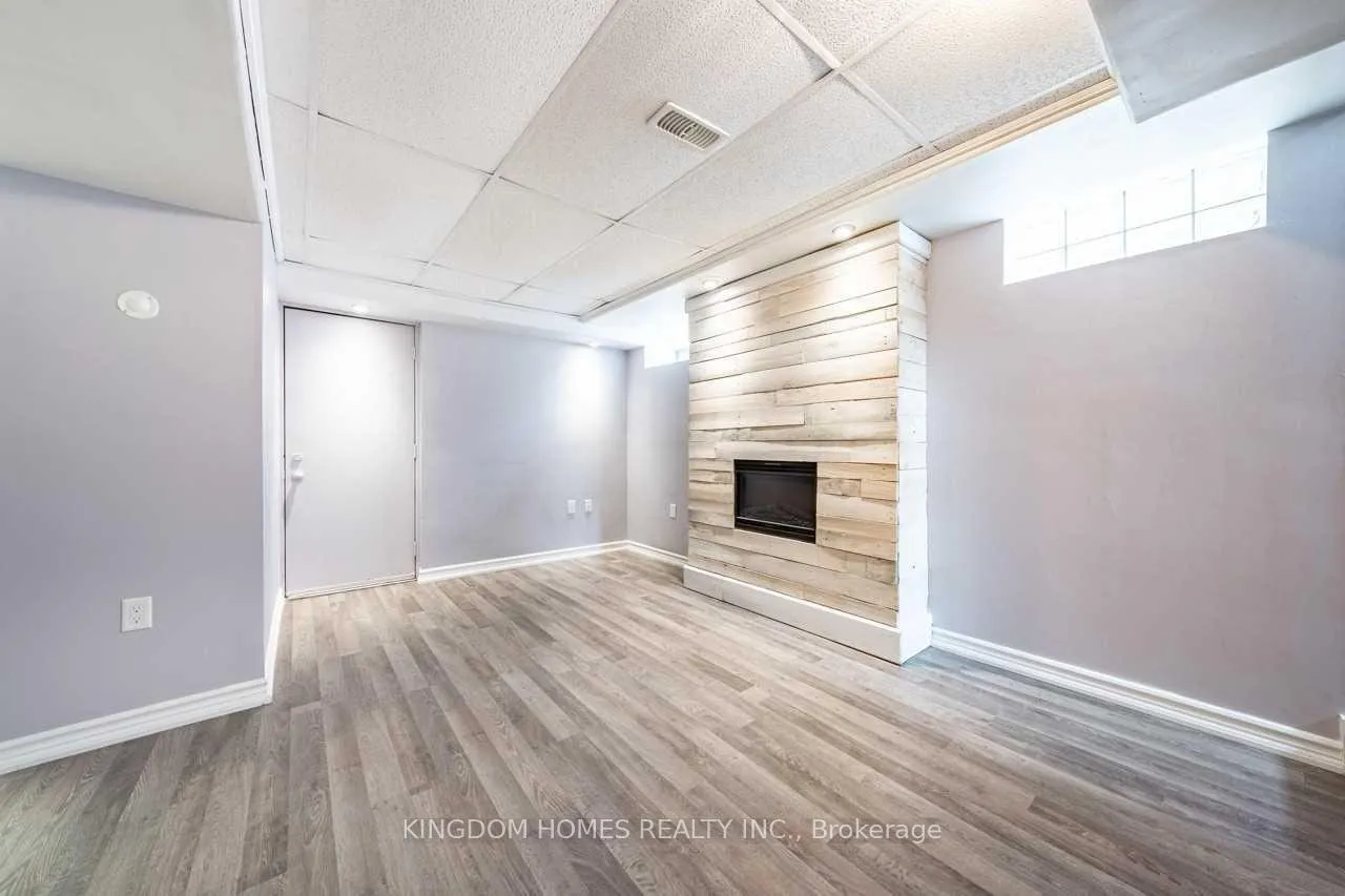 Photo 6 of Unit BASEMENT, 32 Goggin Avenue, Hamilton, Normanhurst — HOMEH