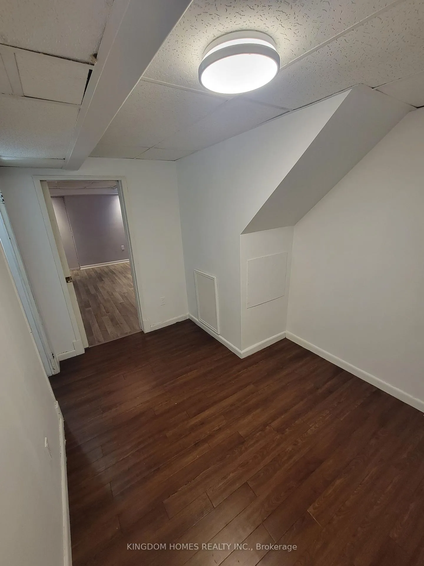 Photo 14 of Unit BASEMENT, 32 Goggin Avenue, Hamilton, Normanhurst — HOMEH