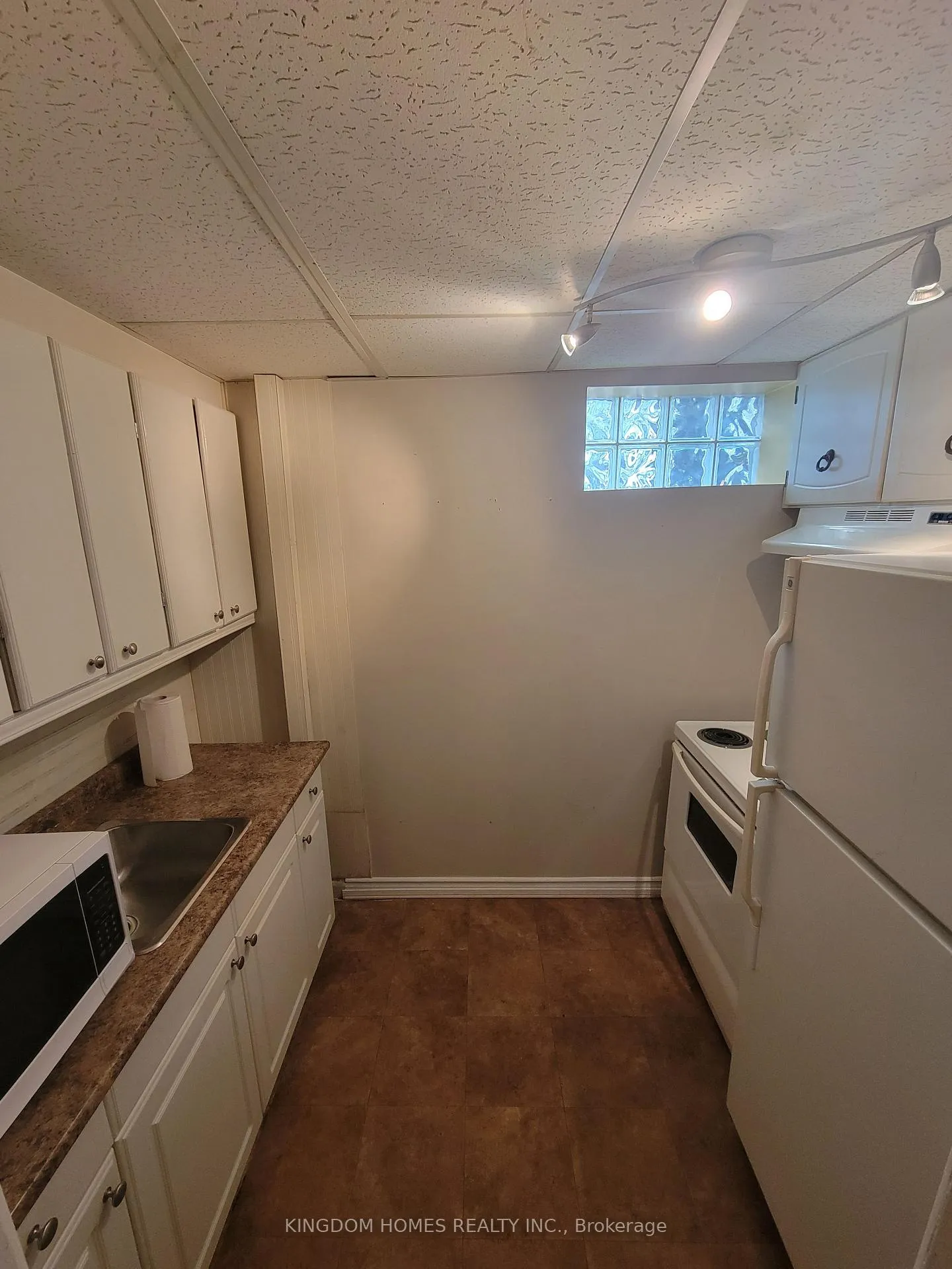 Photo 16 of Unit BASEMENT, 32 Goggin Avenue, Hamilton, Normanhurst — HOMEH
