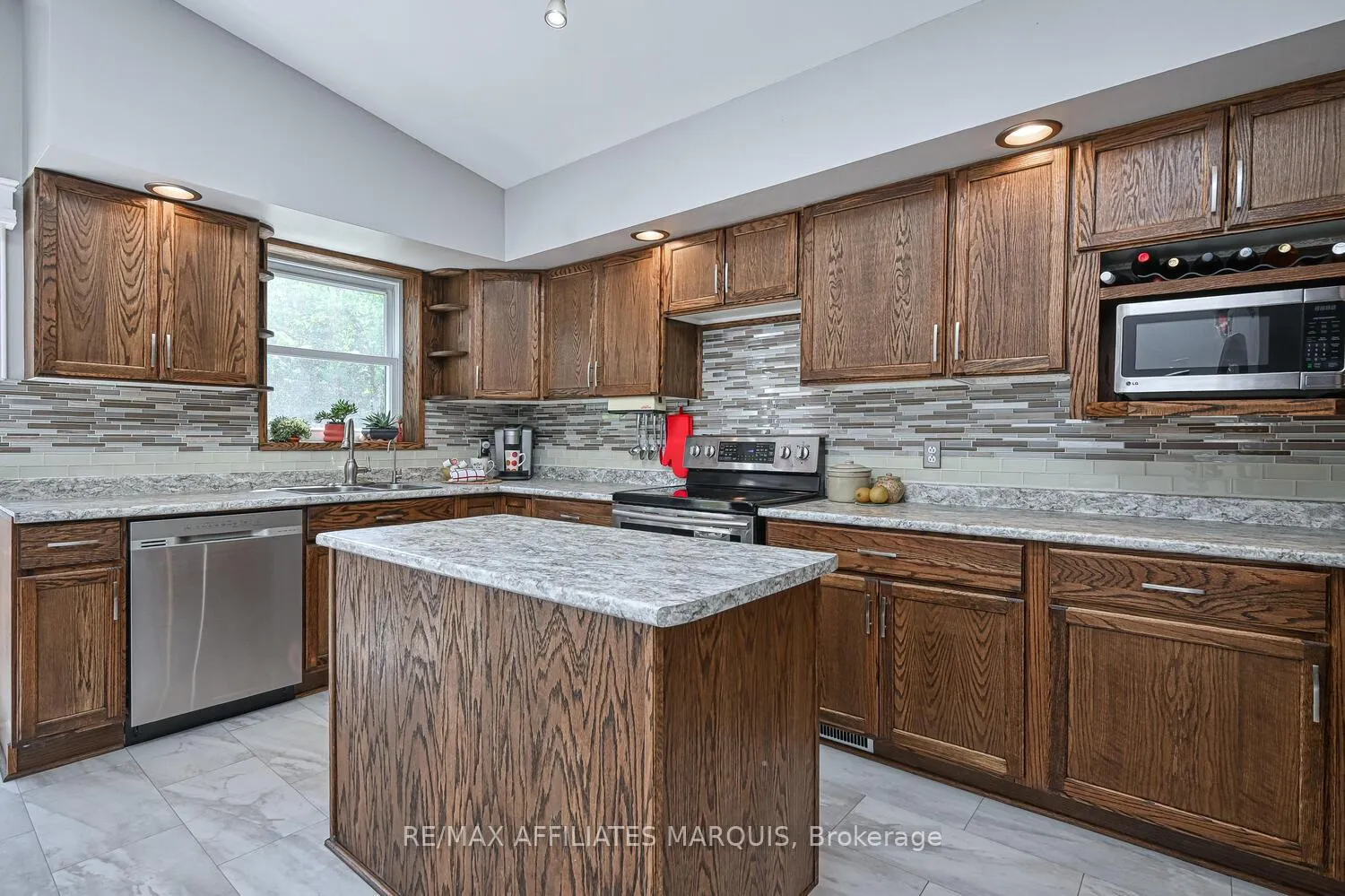 Photo 11 of 193 Kellys Road, Rideau Lakes, Rideau Lakes (South Elmsley) Twp — HOMEH