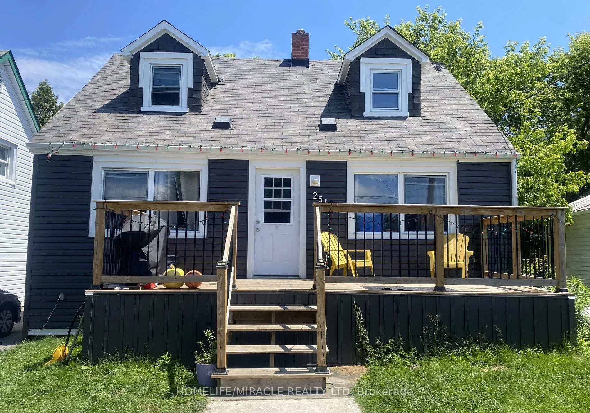 Front of 254 Margaret Street