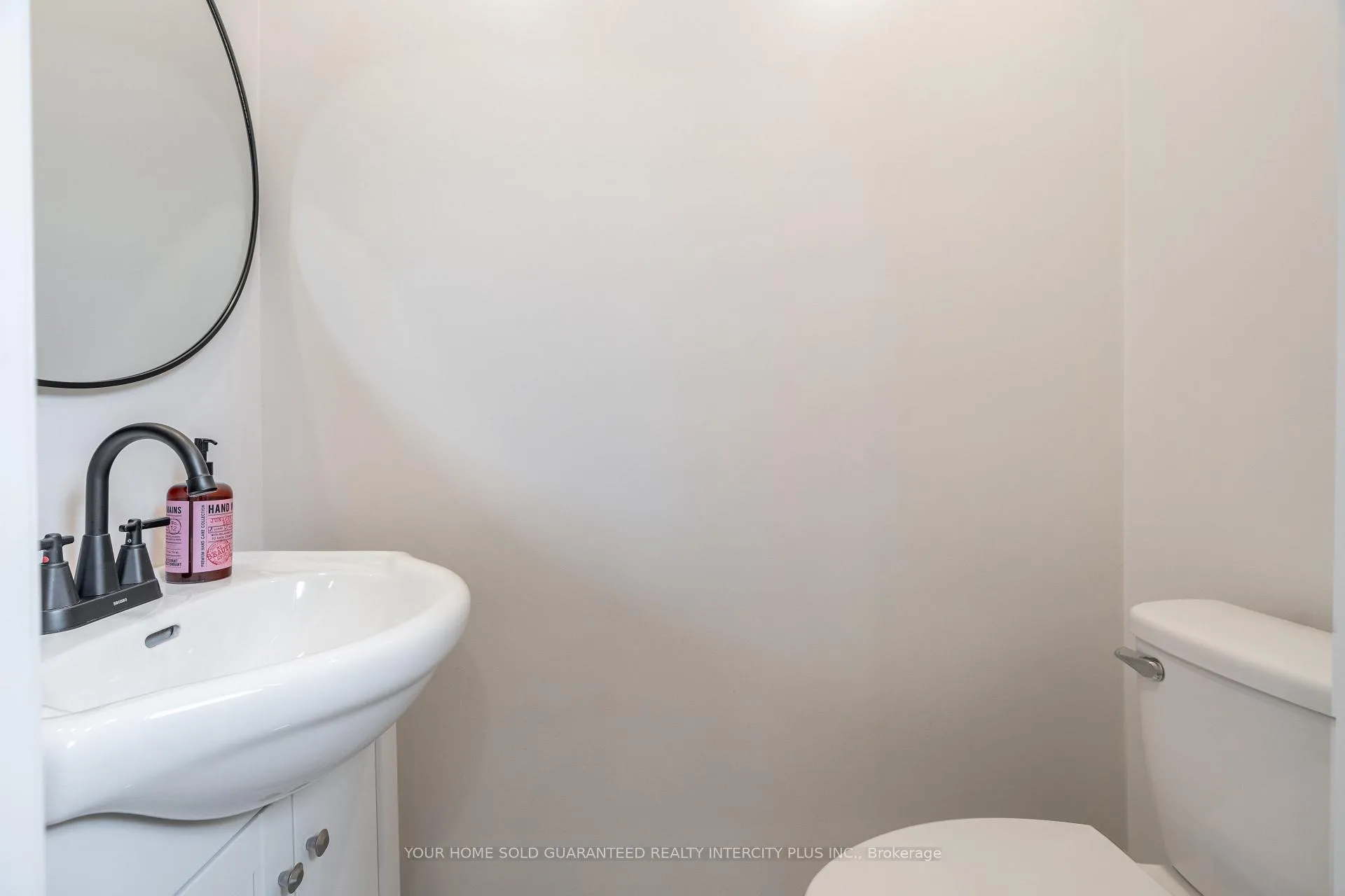 Photo 7 of 235 Balmoral Avenue, Hamilton, Crown Point — HOMEH