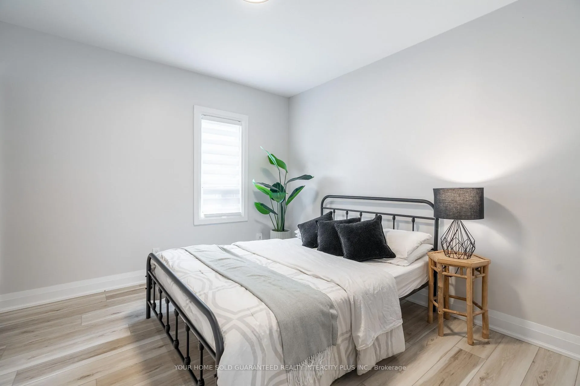 Photo 10 of 235 Balmoral Avenue, Hamilton, Crown Point — HOMEH