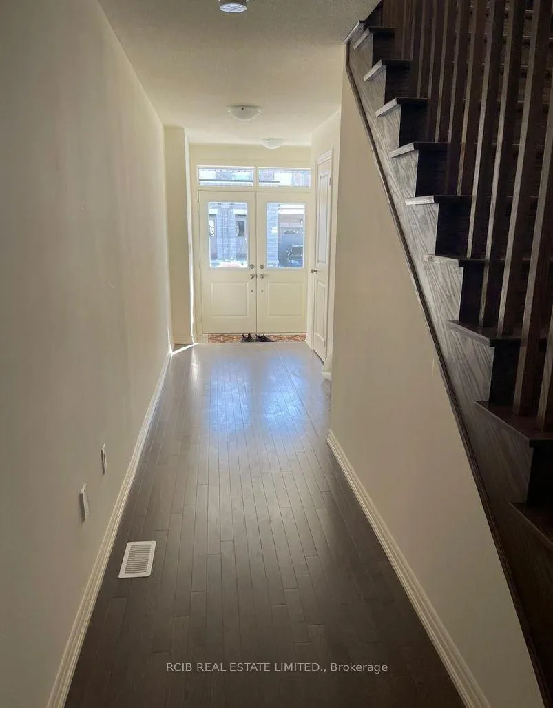 Photo 4 of 30 Arrowview Drive, Brampton, Northwest Brampton — HOMEH