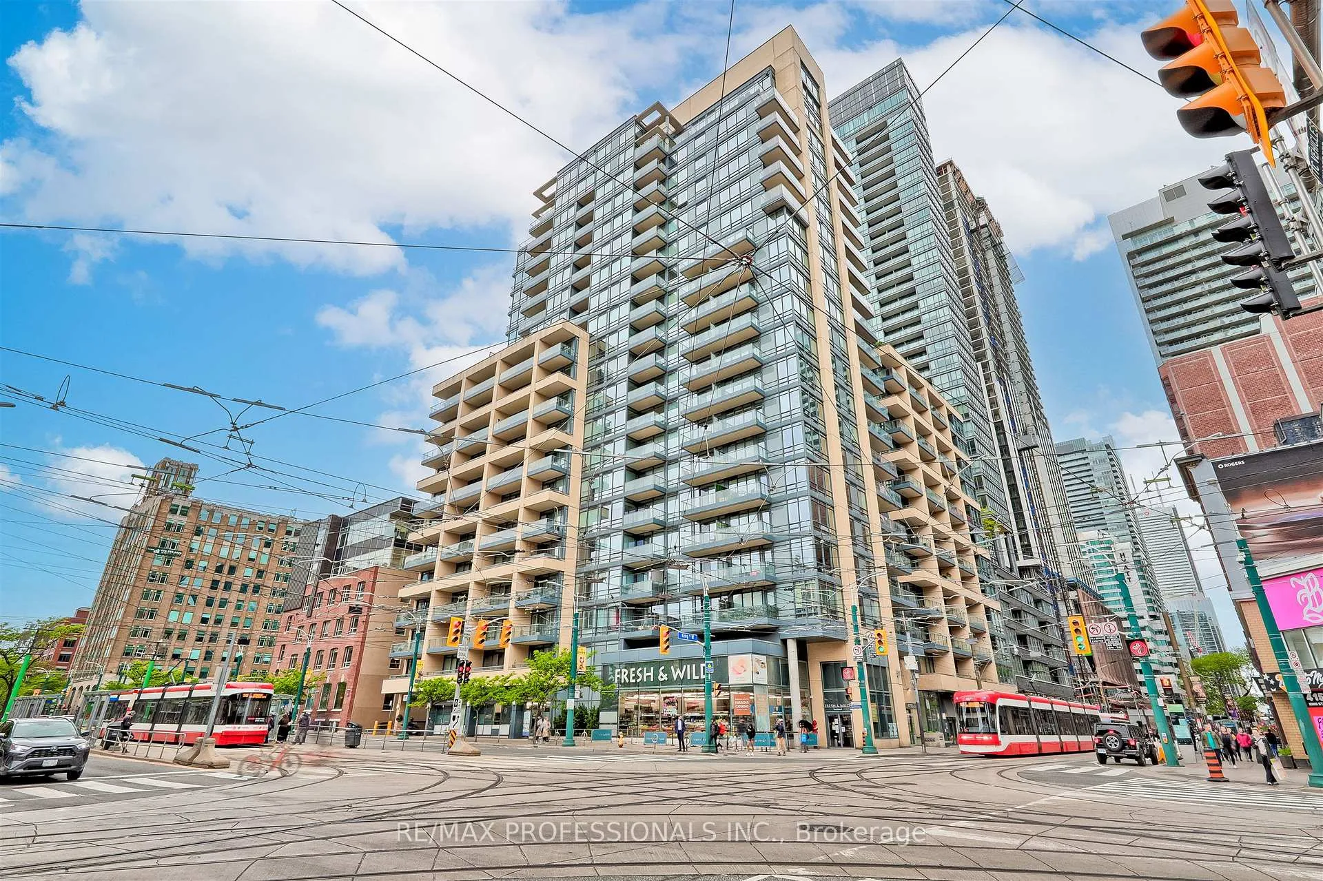 Photo 1 of Unit 1416, 438 King Street, Toronto, Waterfront Communities — HOMEH