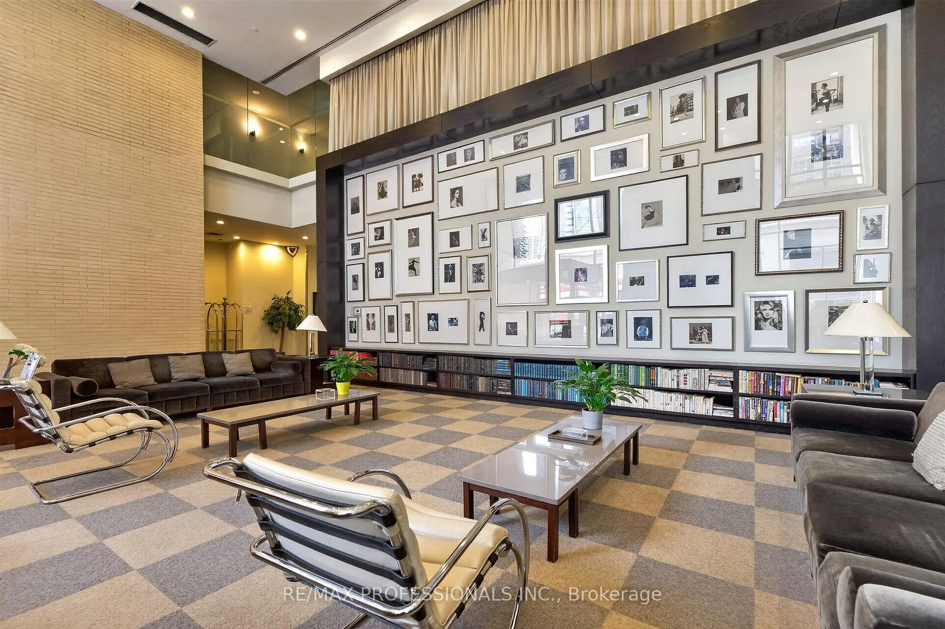 Photo 3 of Unit 1416, 438 King Street, Toronto, Waterfront Communities — HOMEH