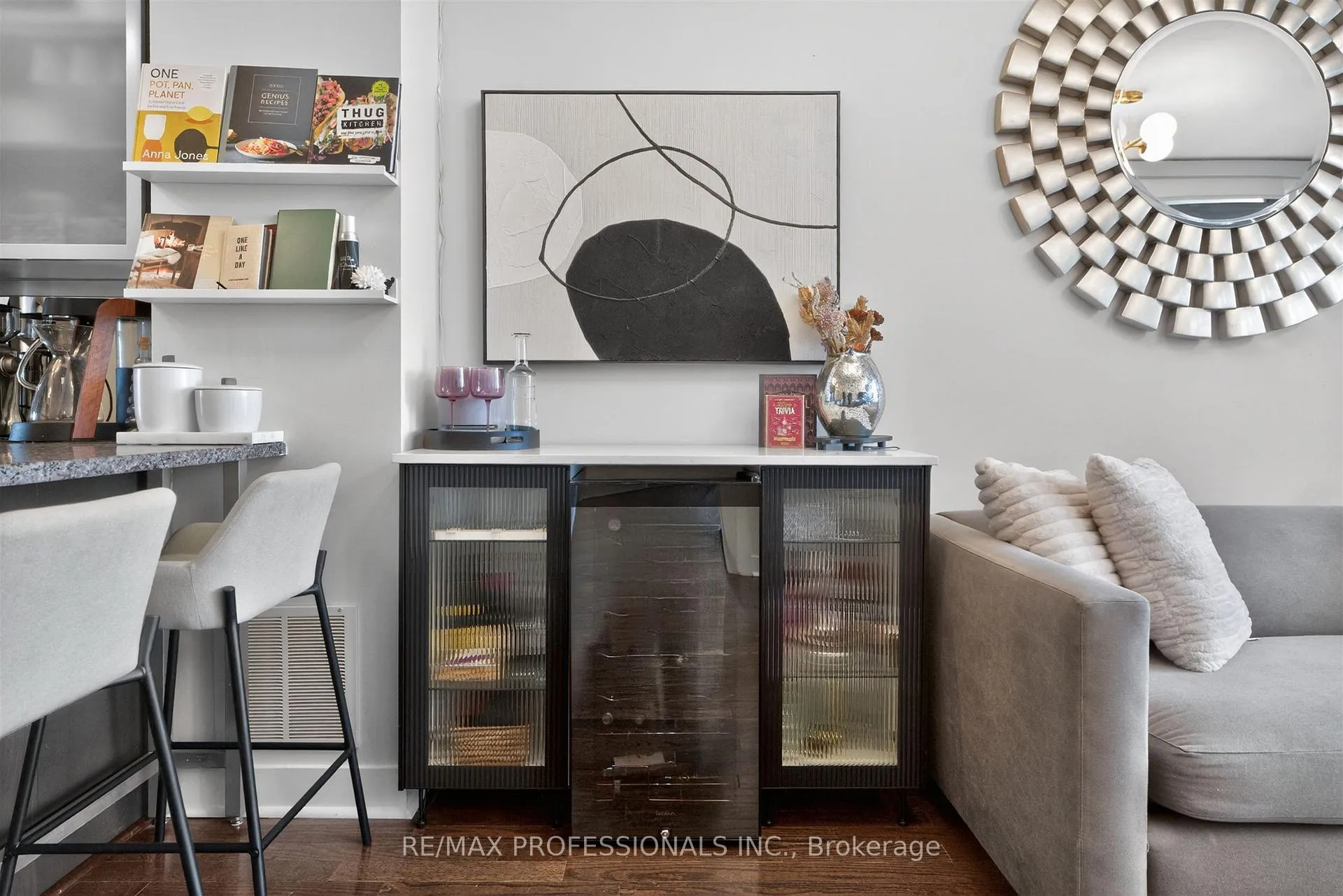 Photo 8 of Unit 1416, 438 King Street, Toronto, Waterfront Communities — HOMEH