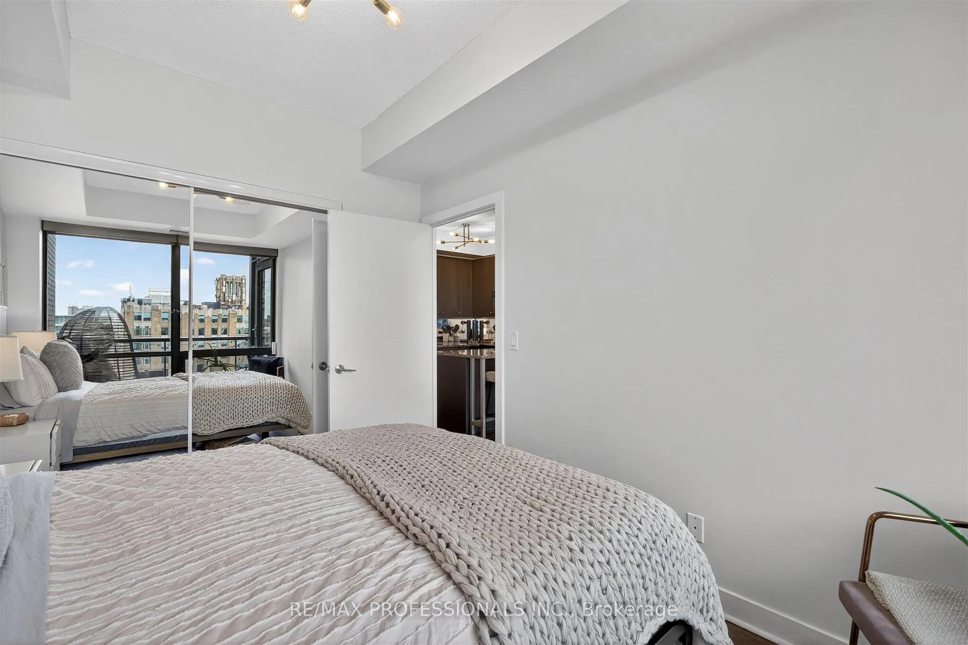 Photo 18 of Unit 1416, 438 King Street, Toronto, Waterfront Communities — HOMEH