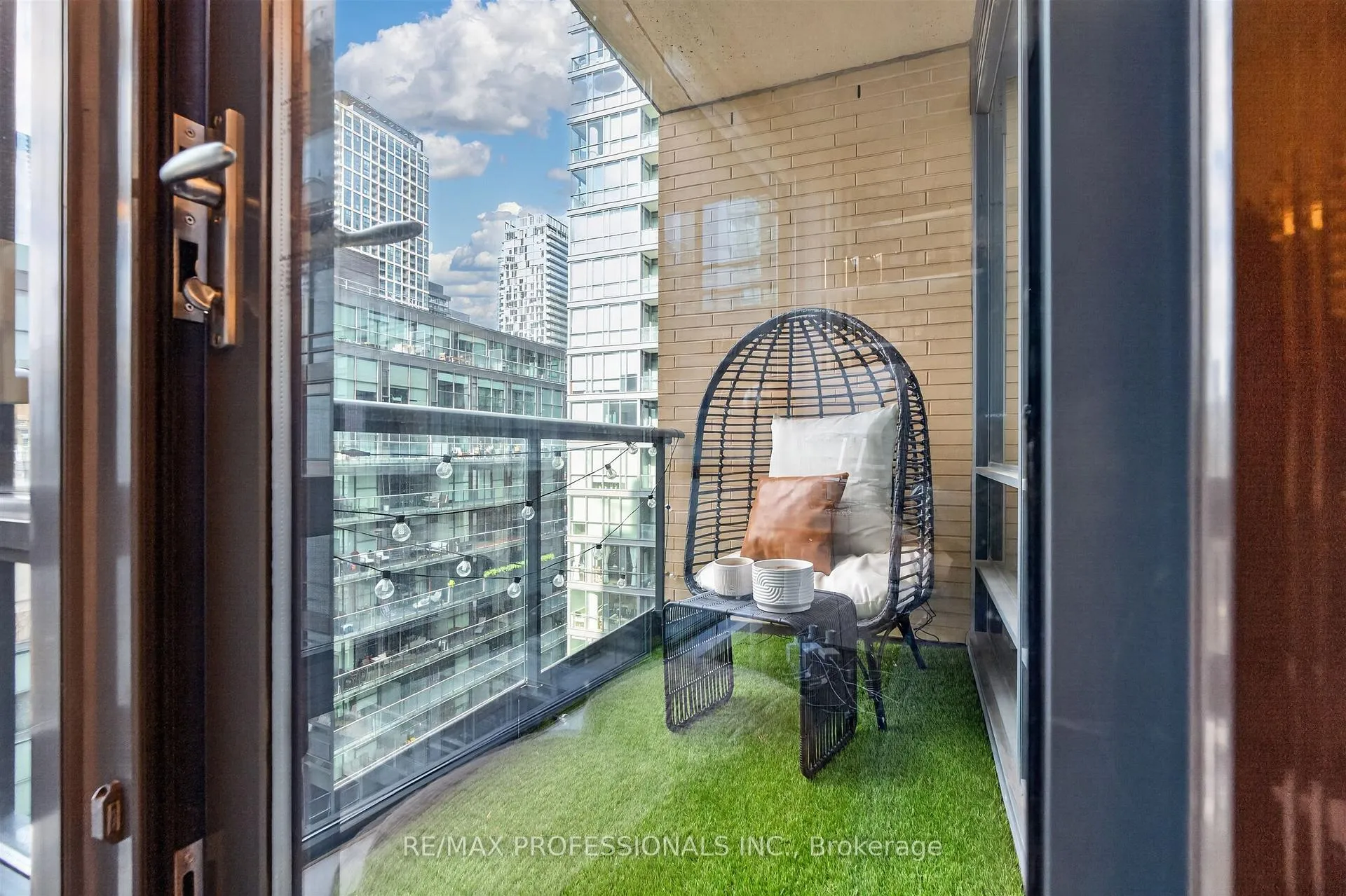 Photo 21 of Unit 1416, 438 King Street, Toronto, Waterfront Communities — HOMEH