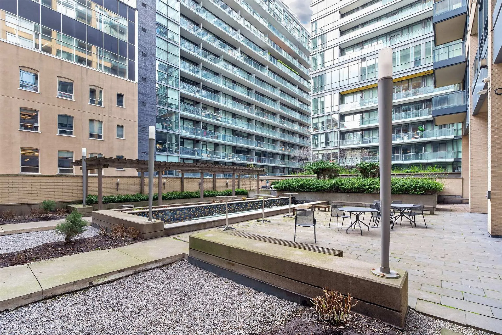 Photo 25 of Unit 1416, 438 King Street, Toronto, Waterfront Communities — HOMEH